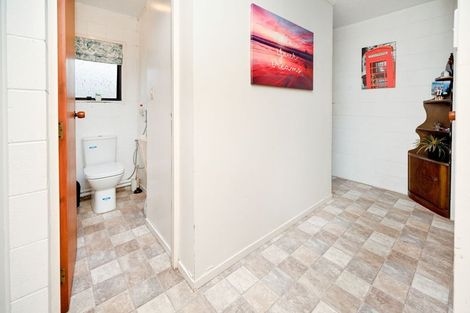Photo of property in 1/2 Northall Road, New Lynn, Auckland, 0600
