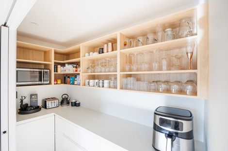Photo of property in 11 Mangatainoka Lane, Awapuni, Palmerston North, 4412