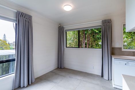 Photo of property in 184 Hutchinson Avenue, New Lynn, Auckland, 0600