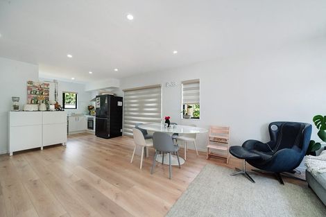 Photo of property in 26 Eileen Newey Place, Henderson, Auckland, 0612