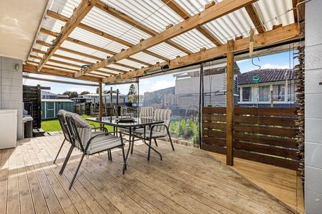 Photo of property in 9 Rata Street, Waiuku, 2123