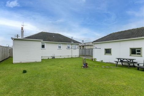 Photo of property in 16 Gardener Street, Levin, 5510