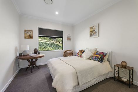 Photo of property in 4 Fern Lane, Whalers Gate, New Plymouth, 4310