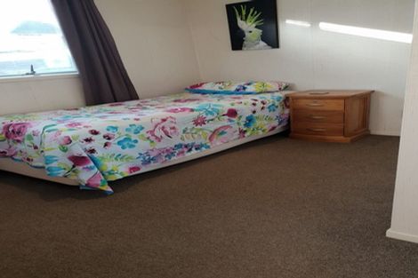 Photo of property in 1/8 Pupuke Road, Hillcrest, Auckland, 0627