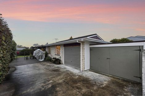 Photo of property in 2/122 Cavendish Road, Casebrook, Christchurch, 8051
