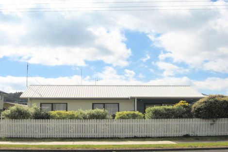 Photo of property in 302a Ocean Road, Whangamata, 3620