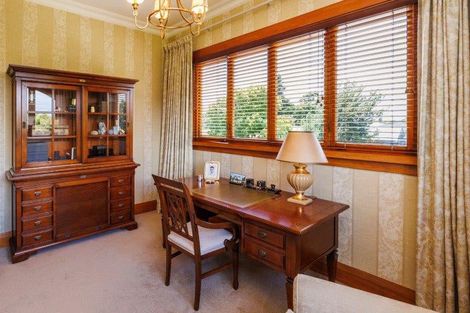 Photo of property in 4 Sierra Court, Roslyn, Palmerston North, 4414