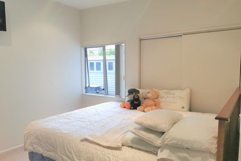 Photo of property in 32a Miro Street, New Lynn, Auckland, 0600