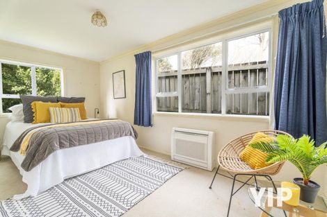 Photo of property in 10 Miles Crescent, Newlands, Wellington, 6037