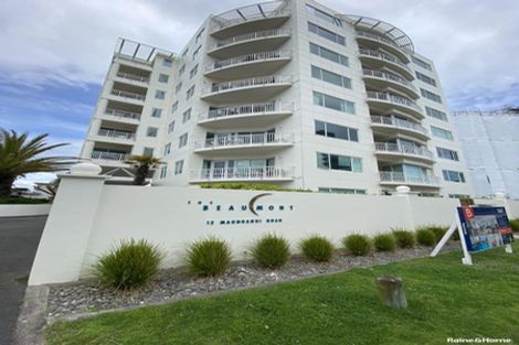 Photo of property in 12 Maunganui Road, Mount Maunganui, 3116