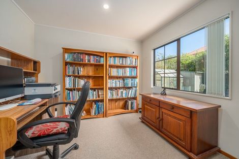 Photo of property in 158 Westchester Drive, Churton Park, Wellington, 6037