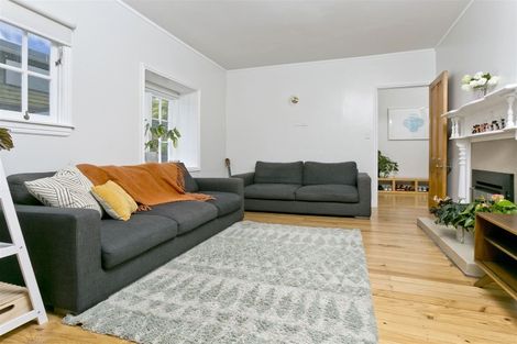 Photo of property in 2/4 Stratford Avenue, Milford, Auckland, 0620