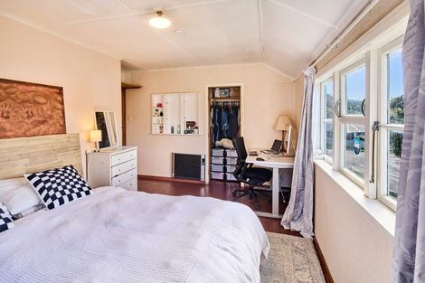 Photo of property in 19 Franklyn Road, Tawa, Wellington, 5028