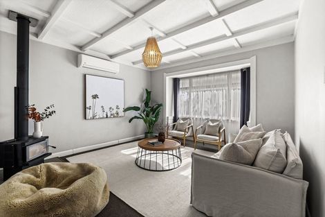 Photo of property in 15 Taradale Road, Marewa, Napier, 4110