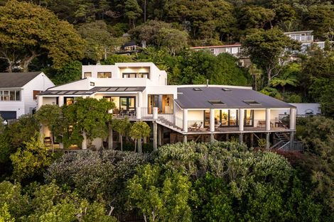 Photo of property in 52 Walter Road, Lowry Bay, Lower Hutt, 5013