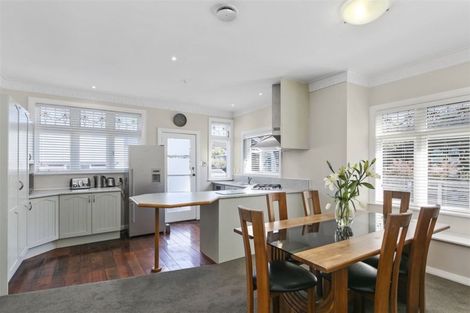 Photo of property in 16 Ranui Crescent, Khandallah, Wellington, 6035