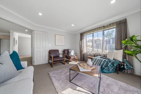 Photo of property in 4 Frederick Place, Whalers Gate, New Plymouth, 4310