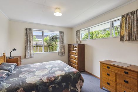 Photo of property in 18 Rewarewa Crescent, Waikanae, 5036