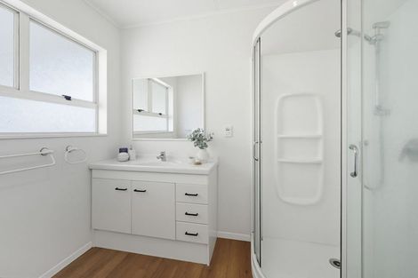 Photo of property in 12 Nimmo Avenue West, Waikanae, 5036