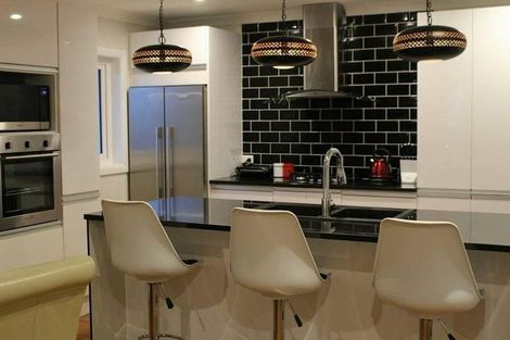 Photo of property in 11 Madeira Close, Whitby, Porirua, 5024