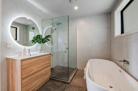 Photo of property in 236 Whangaparaoa Road, Red Beach, 0932