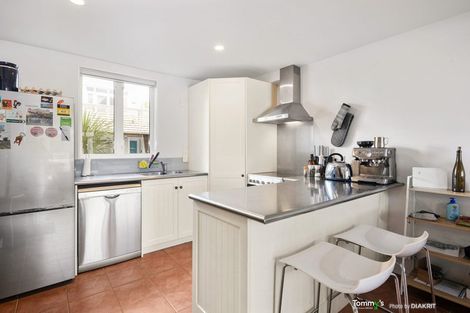 Photo of property in Victoria Villas, 43/35u Pirie Street, Mount Victoria, Wellington, 6011