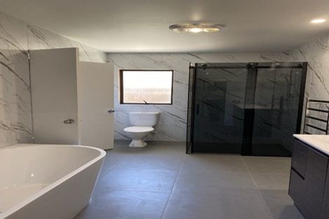 Photo of property in 6 Septimus Place, Henderson, Auckland, 0612