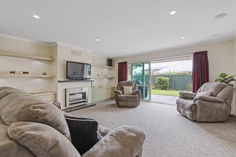 Photo of property in 55 Oakwood Drive, Rangiora, 7400