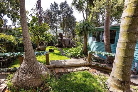 Photo of property in 106 Calliope Road, Stanley Point, Auckland, 0624