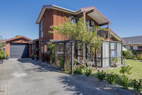 Photo of property in 27 Knights Grove, Otaki, 5512