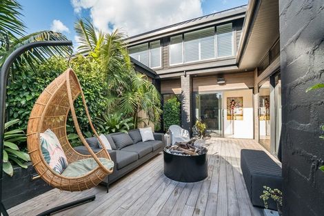 Photo of property in 210 Oceanbeach Road, Mount Maunganui, 3116