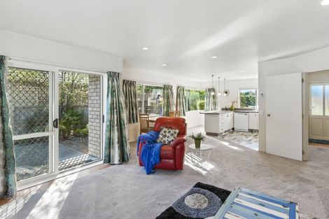 Photo of property in 27 Villa Grove, Paraparaumu, 5032