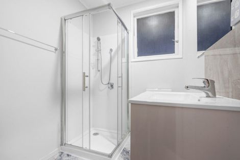 Photo of property in 15 Burbridge Road, Favona, Auckland, 2024