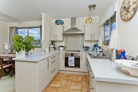 Photo of property in 3 Intrepid Place, Torbay, Auckland, 0630