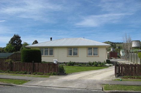 Photo of property in 4 Montgomery Street, Cheviot, 7310