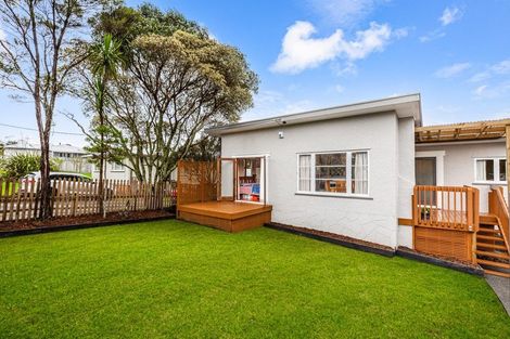 Photo of property in 27 Withers Road, Glen Eden, Auckland, 0602