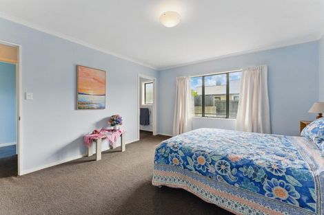 Photo of property in 34 Strachan Way, Highbury, Palmerston North, 4412