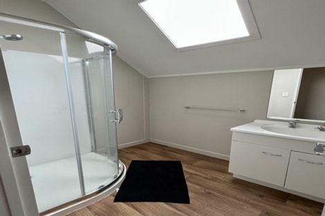 Photo of property in 5 Emmadale Lane, Hamilton East, Hamilton, 3216