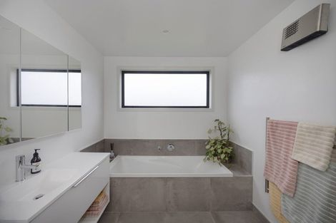 Photo of property in 30 Chambers Street, Kakanui, Oamaru, 9495