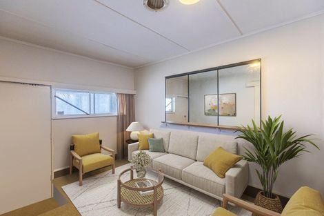 Photo of property in 2/70 Meeanee Road, Taradale, Napier, 4112