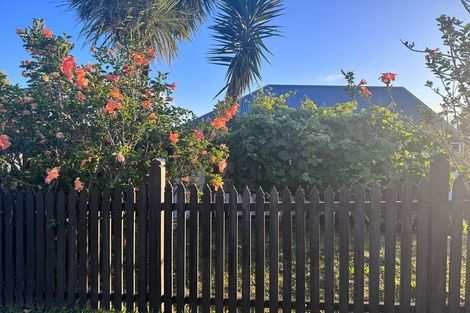 Photo of property in 36 Ellesmere Crescent, Pakuranga Heights, Auckland, 2010