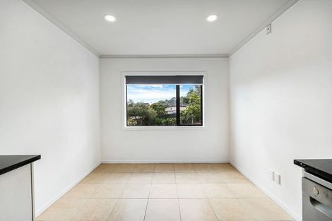 Photo of property in 4/2 Swan Hill Drive, Glen Eden, Auckland, 0602