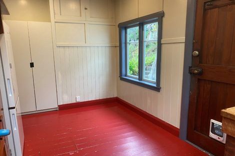 Photo of property in 73 Todman Street, Brooklyn, Wellington, 6021