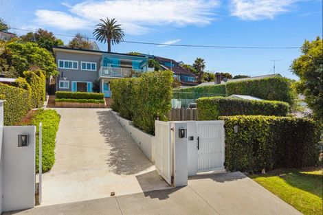 Photo of property in 8 Alfred Street, Northcote Point, Auckland, 0627