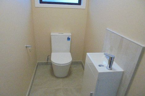 Photo of property in 300 Sturges Road, Henderson Valley, Auckland, 0612