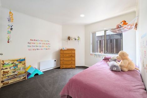 Photo of property in 25c Buscomb Avenue, Henderson, Auckland, 0610