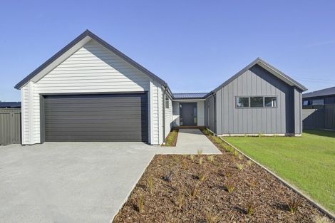 Photo of property in 11 Hereford Drive, Carterton, 5713