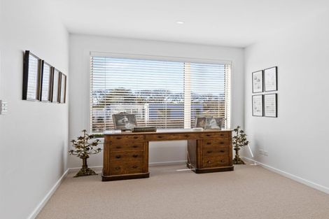 Photo of property in 17 Strowan Road, Strowan, Christchurch, 8052