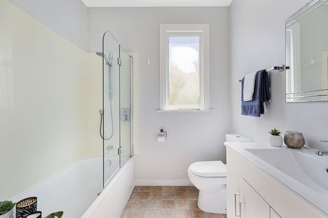 Photo of property in 11 Rimu Road, Kelburn, Wellington, 6012