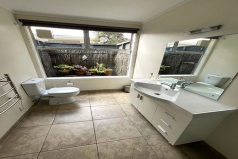 Photo of property in 6 Nea Place, Hillcrest, Auckland, 0627